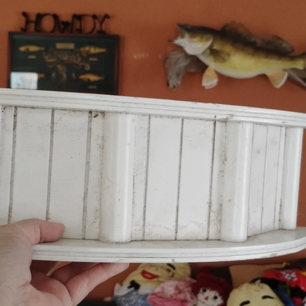 OFF WHITE CURVED DISPLAY SHELF or RACK W/Slots  18 X 6 X 5 1/2  Distressed
